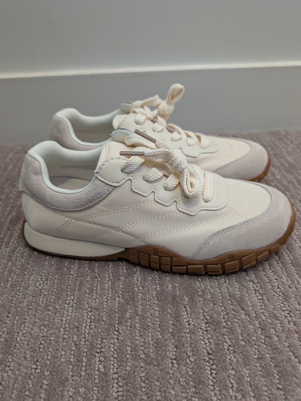 NEW/NIB Women's Cream/White Project Cloud Donna Hi Top Sneakers